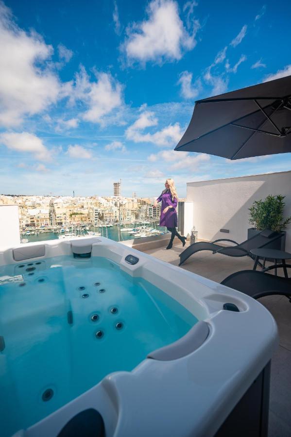 The Address Seafront Suites With Hot Tub Pietà エクステリア 写真