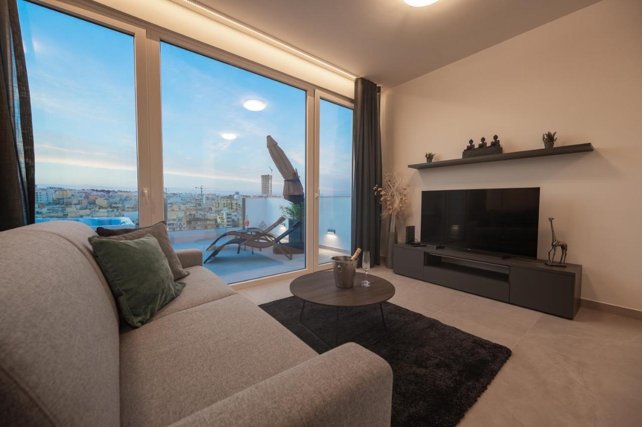 The Address Seafront Suites With Hot Tub Pietà エクステリア 写真