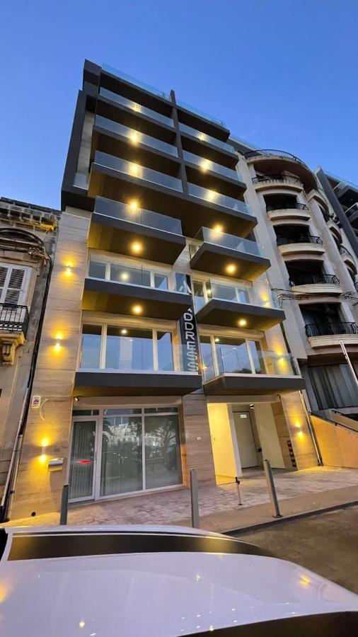 The Address Seafront Suites With Hot Tub Pietà エクステリア 写真
