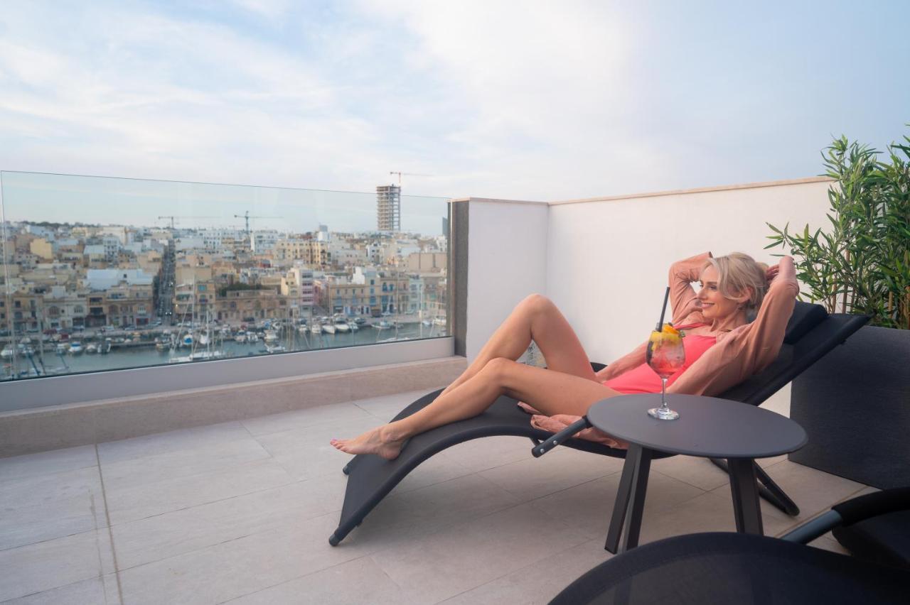 The Address Seafront Suites With Hot Tub Pietà エクステリア 写真