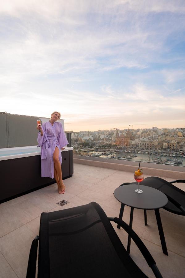 The Address Seafront Suites With Hot Tub Pietà エクステリア 写真