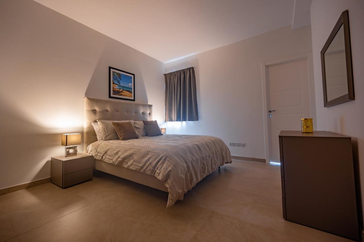 The Address Seafront Suites With Hot Tub Pietà エクステリア 写真
