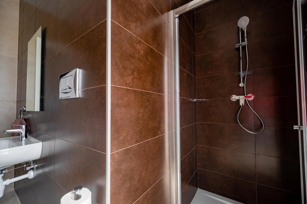 The Address Seafront Suites With Hot Tub Pietà エクステリア 写真
